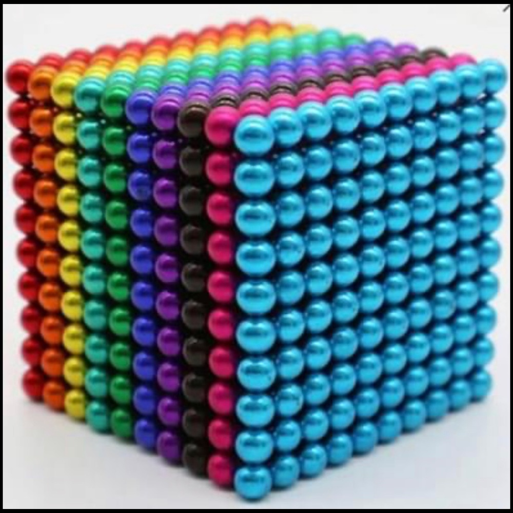 Pack of 4 magnetic toy balls